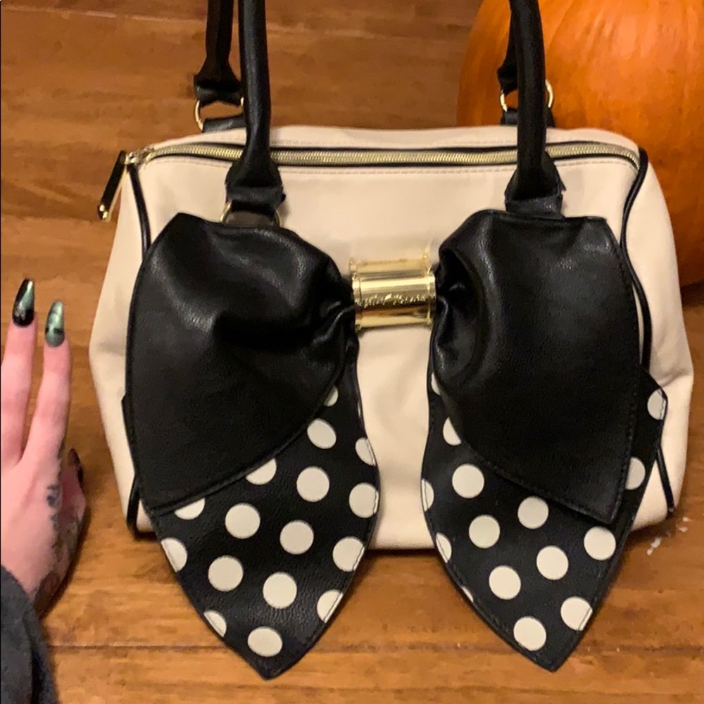 Betsey Johnson bow purse - Picture 3 of 4